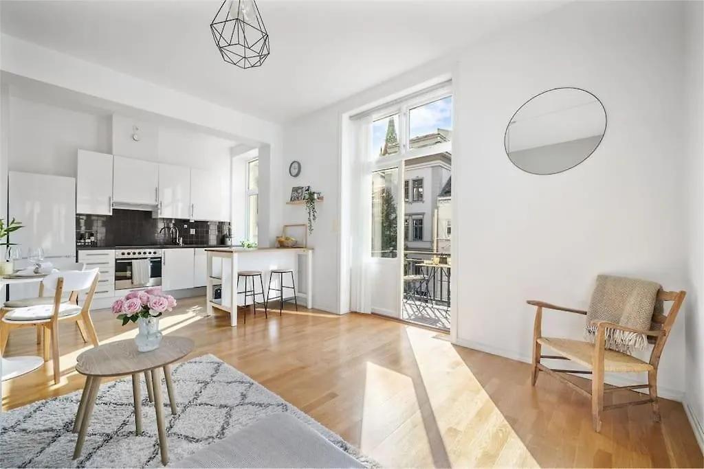 Luxurious Retreat In The Middle Of City Center Bergen Lejlighed